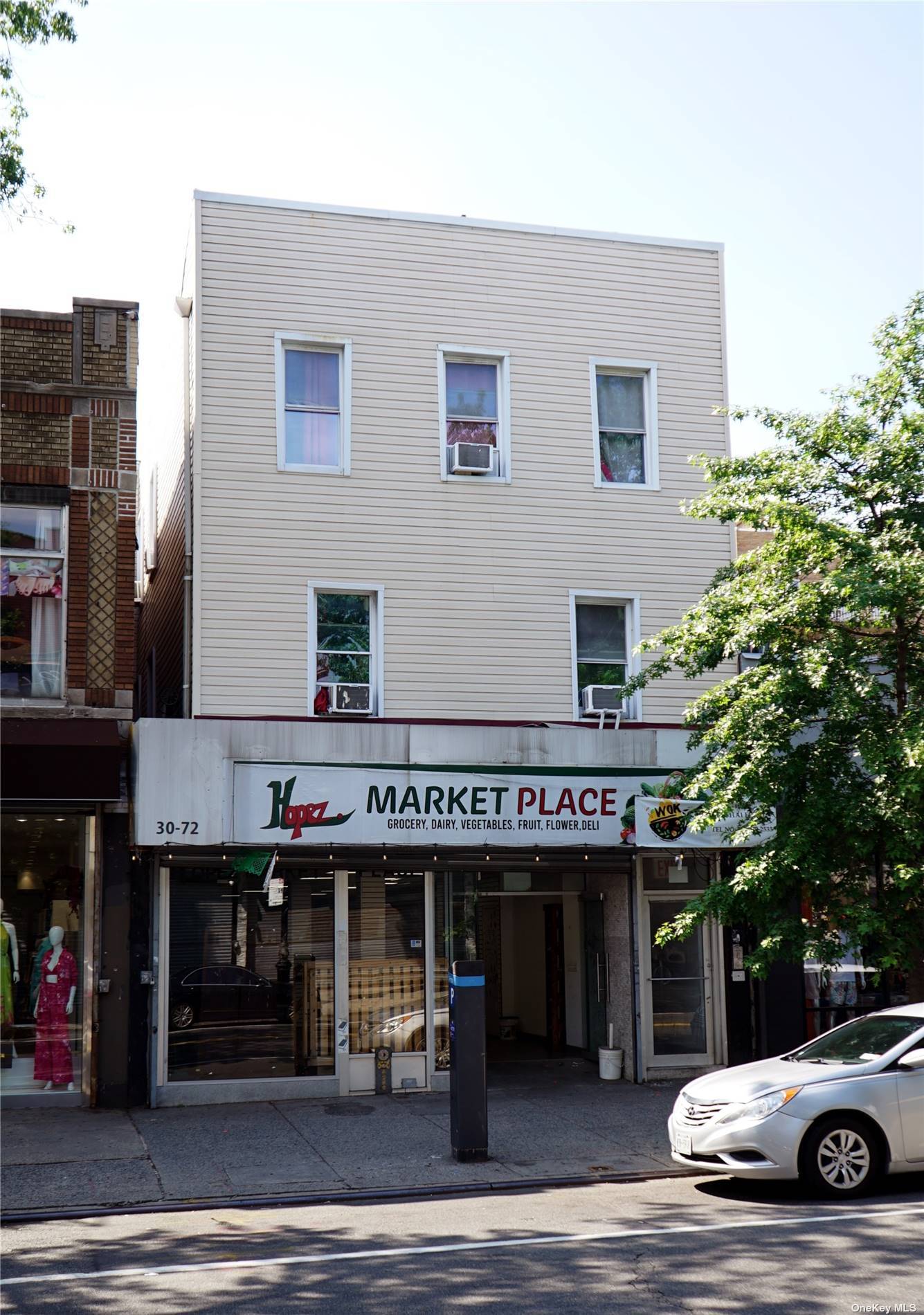 Prime Investment Opportunity in Astoria, Queens, NY Welcome to this exceptional mixed use property in the heart of Astoria, offering an ideal blend of commercial and residential spaces.