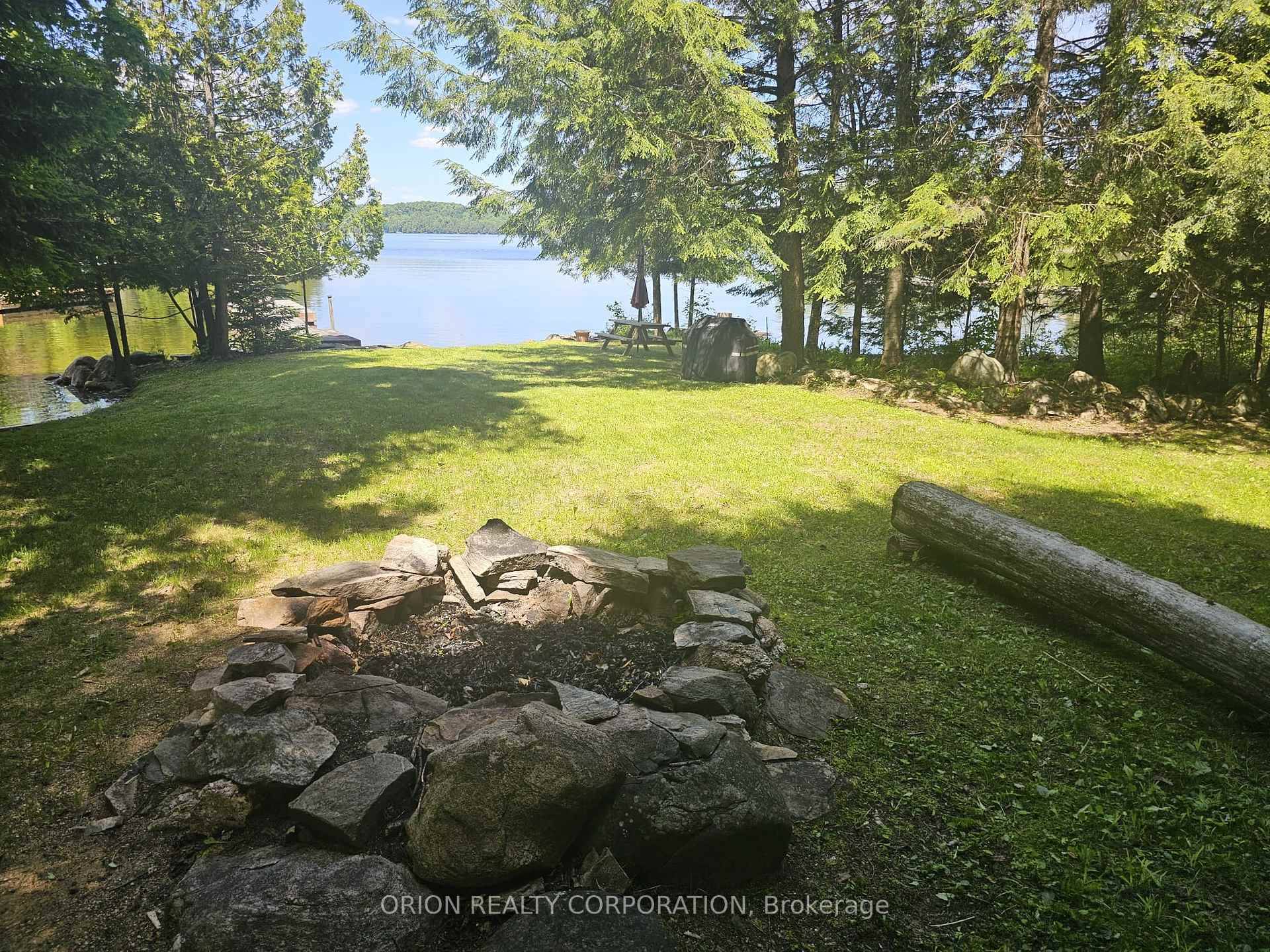Discover and build your dream home retreat on this beautifully manicured 1 acre lot in the heart of Haliburton !