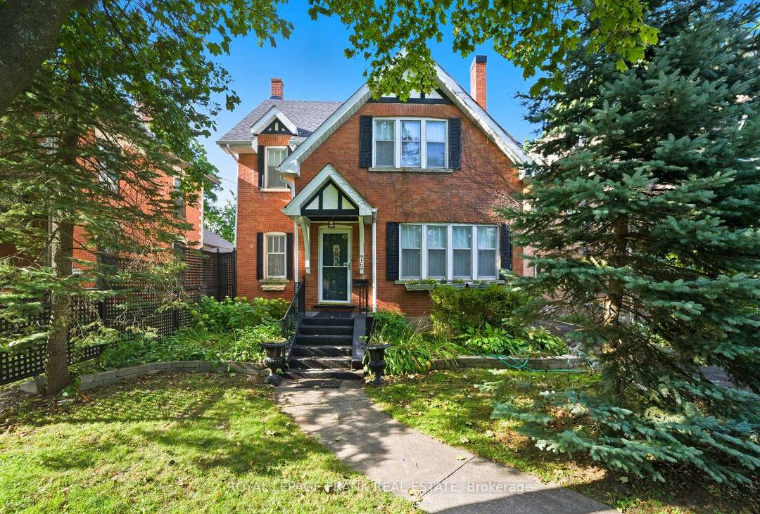 Welcome to Bond Street, one of Lindsays most admired addresses.