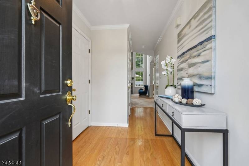 Light and bright 2 BR, 2.