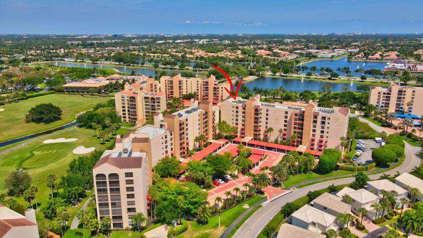 Spacious 3BR 2. 5BA condo in the Promenade with the community's largest floor plan !