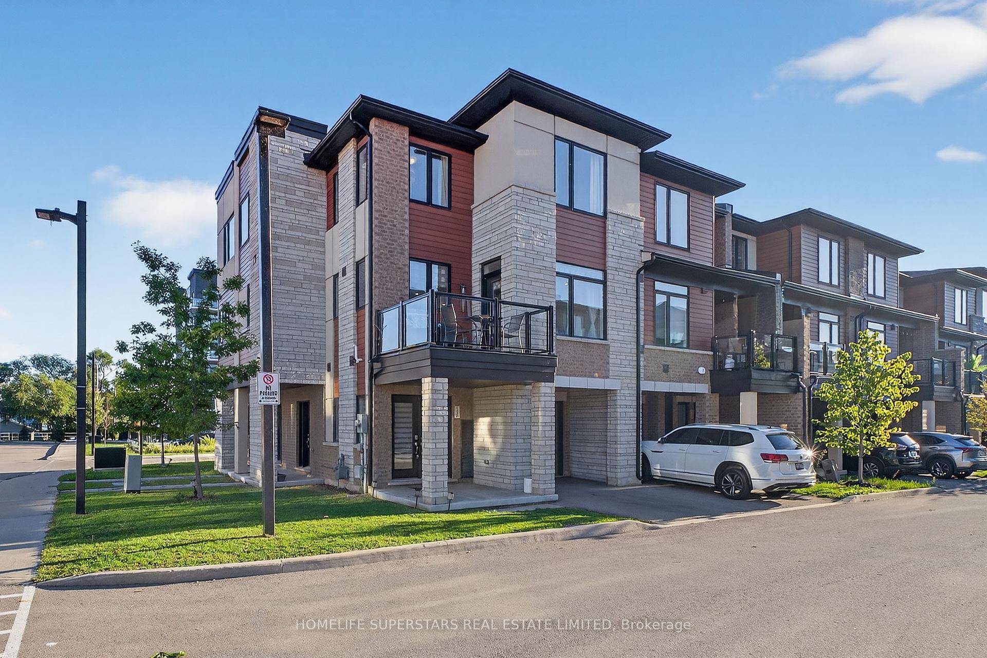 Just a short walk to the lake Ontario, Modern Amenities, Recreation living Welcome to 590 North Service Rd.