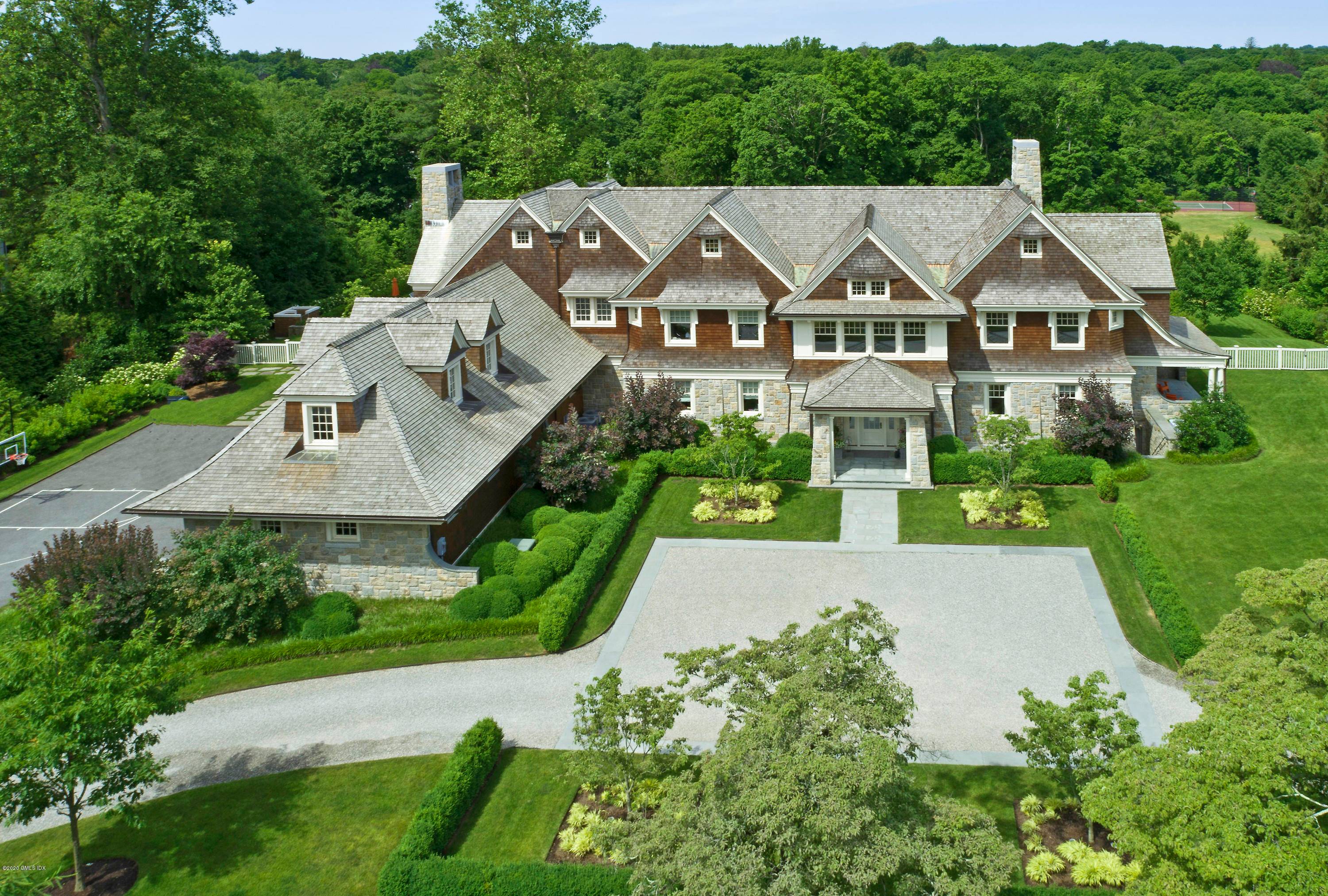 Pristine, nearly new Shope Reno Wharton Shingle and Stone custom designed classic on nearly 2.