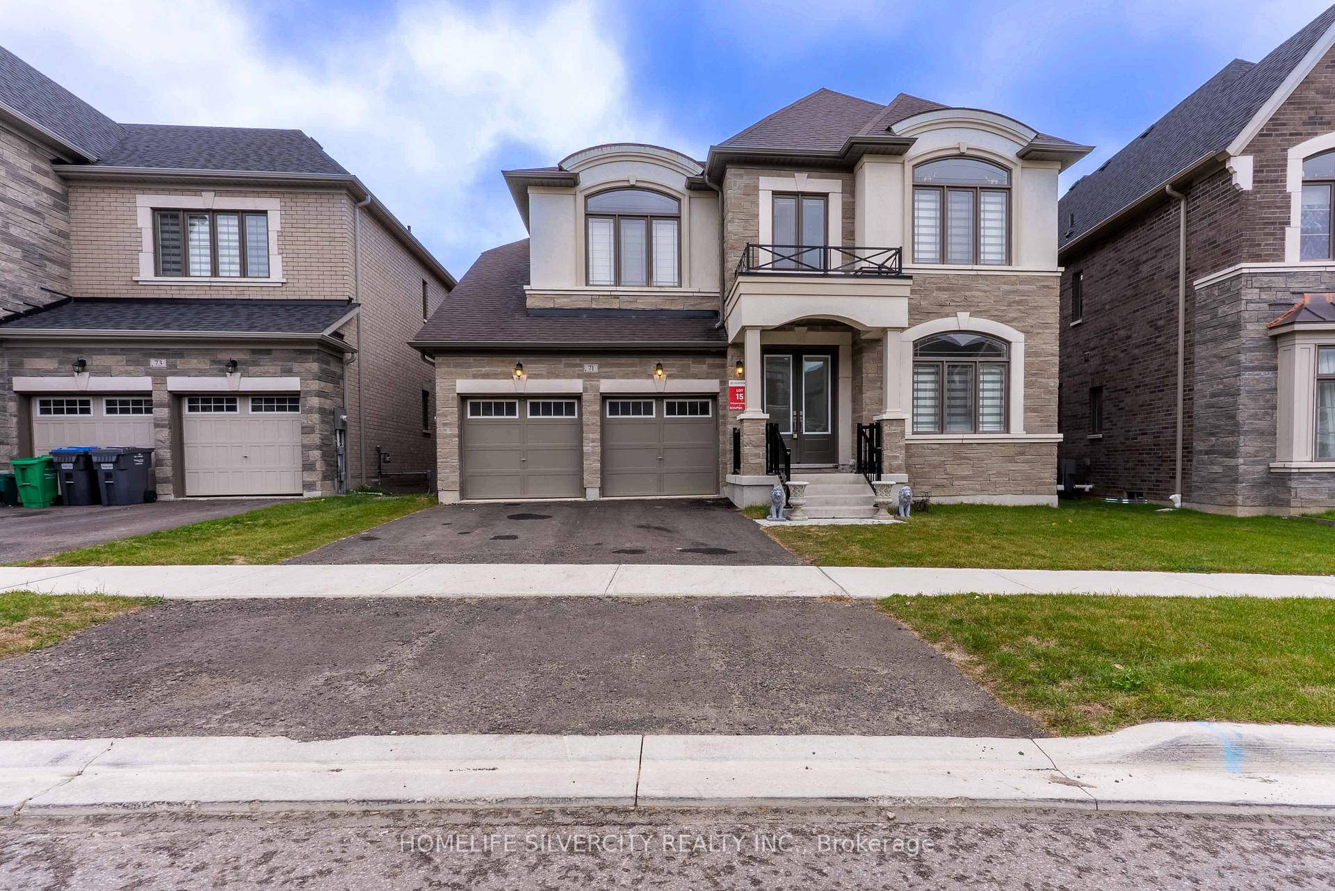Welcome to this beautiful House 71 Raspberry Ridge Ave, 4493sq.