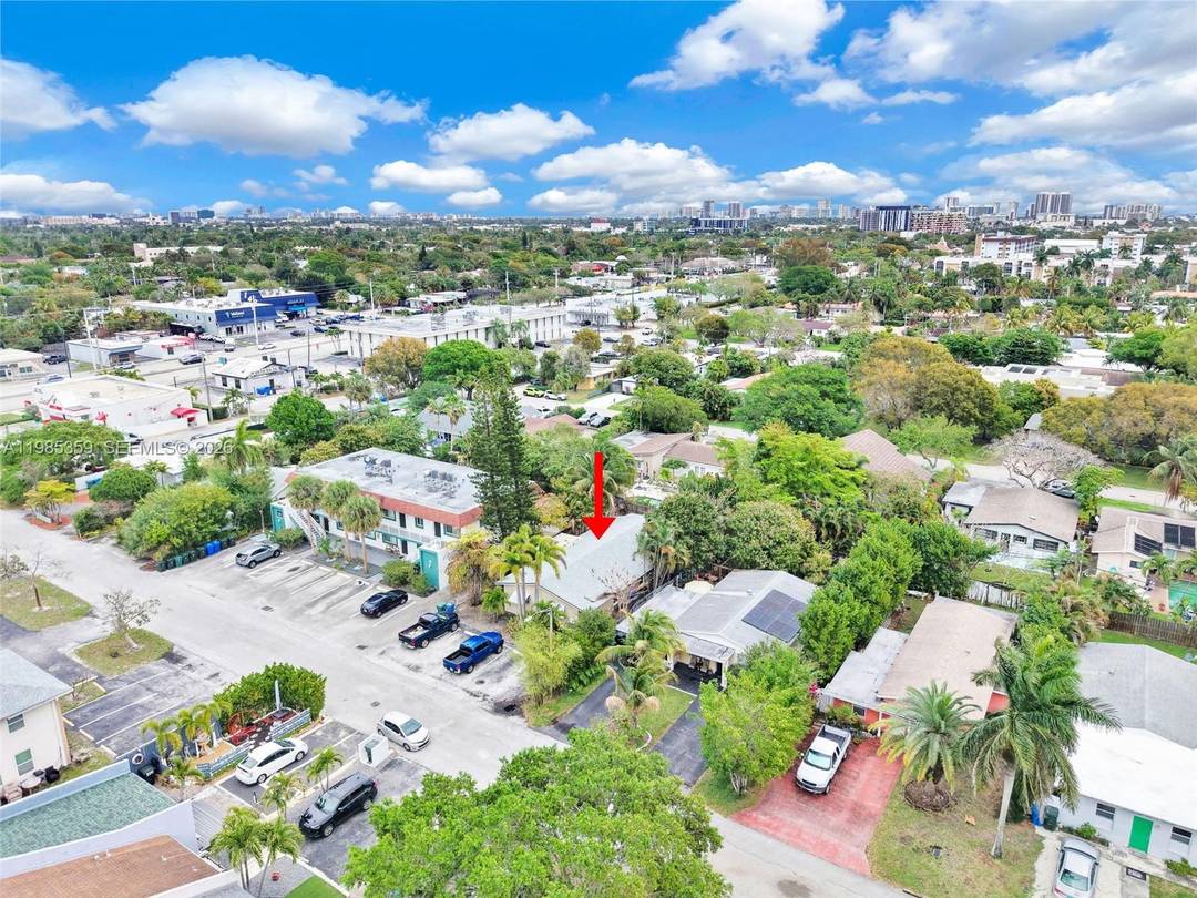 Income producing duplex positioned in the high growth market of Oakland Park.