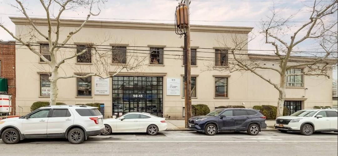 This is a premier 30, 500 Sq.