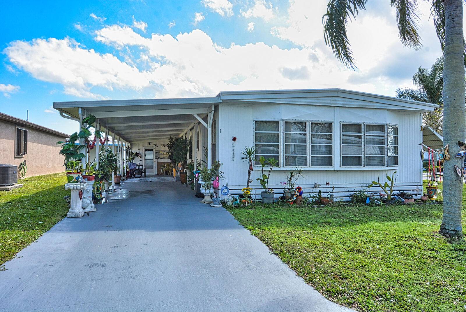 This immaculate home was completely painted inside last year.