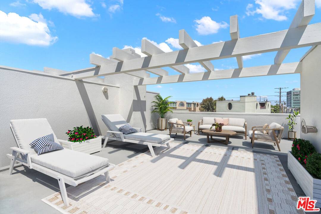 3503   Esplanade 3BR Marina Del Rey La