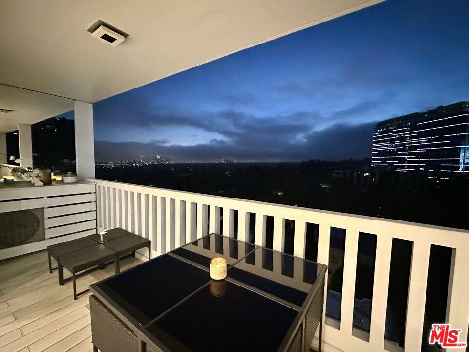 999  N Doheny Dr 1BR Sunset Strip La