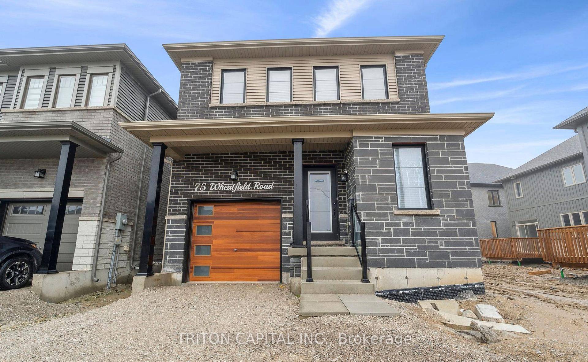 Welcome to the Stunning Open concept sun filled Home in the rapid growing Barrie.