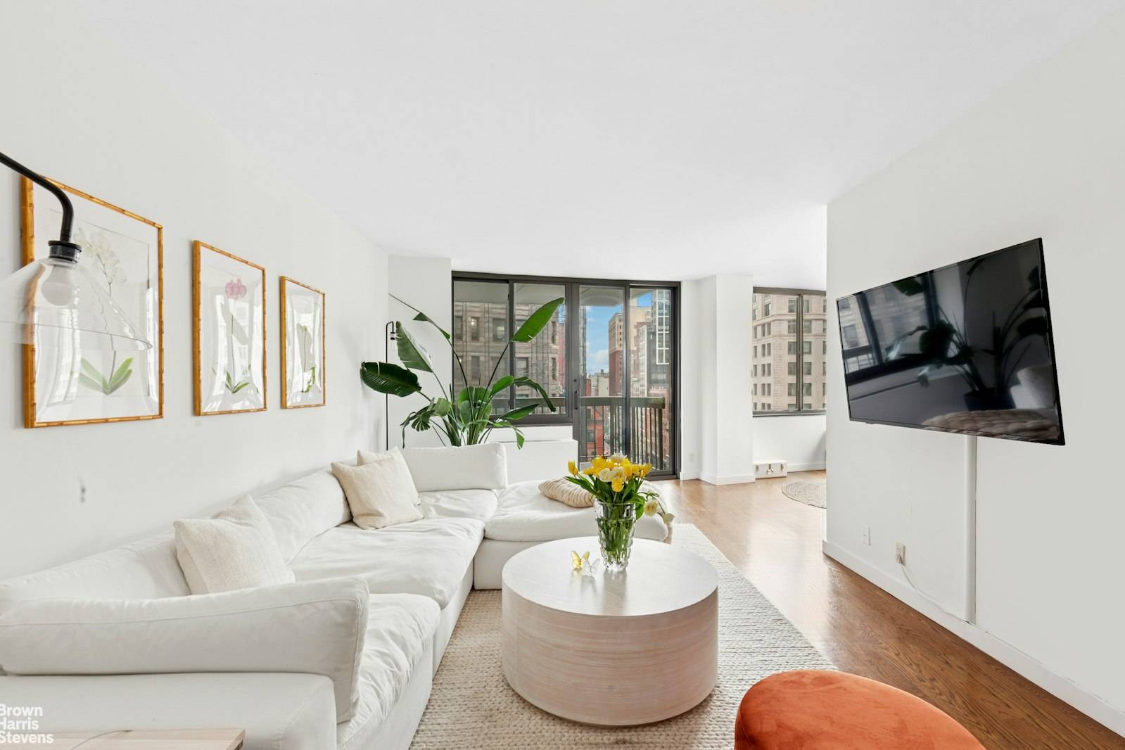 From oversized windows your views are spectacular overlooking Madison Square Park with direct views of the Empire State Building, Flatiron Building and beyond.