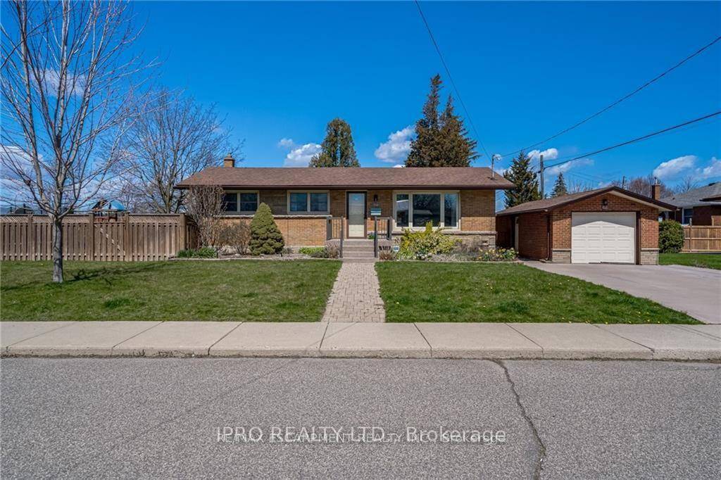 Stunning Upper unit n Great East Mountain Neighborhood, 4 Bedrooms, 1 Bath, Open Concept Kitchen amp ; Living Room.