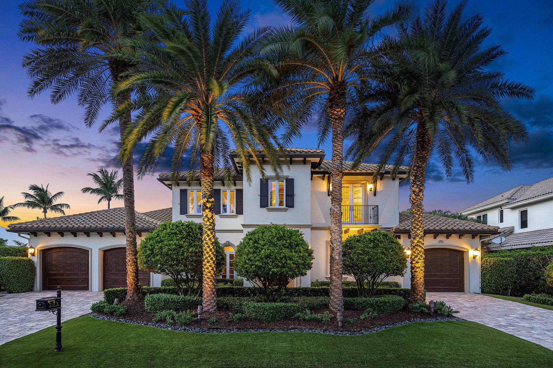 Located on a tranquil interior street in Royal Palm Yacht CC, this extraordinary traditional estate, crafted by the renowned builder Muir Yeonas Homes in 2011, defines the essence of luxury ...