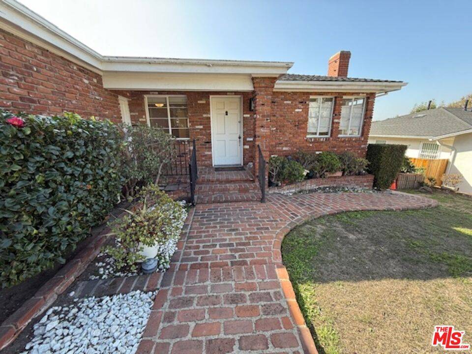 3237   Midvale Ave 3BR La