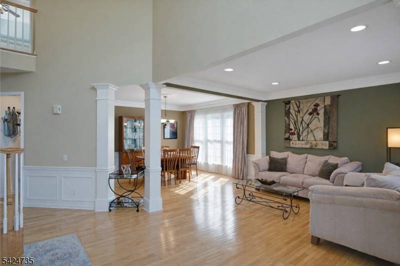 Beautiful and spacious 5 bedroom, 4 bathroom home offering approximately 3, 354 sq ft of living space on 0.