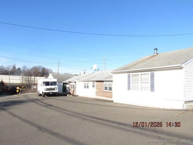 2 office buildings, heavy truck service garage with lift, 6 bay garage, open storage shed, large warehouse, 3, 000 gallon gas and 10, 000 gallon diesel above ground storage tanks, ...