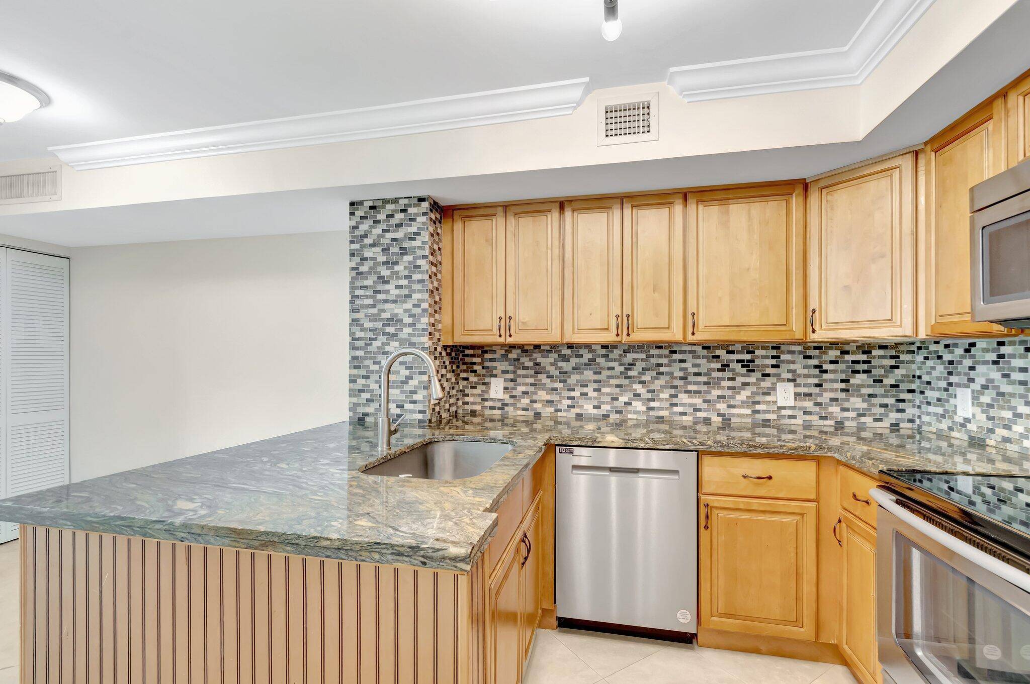 Beautifully renovated 2BR 2.