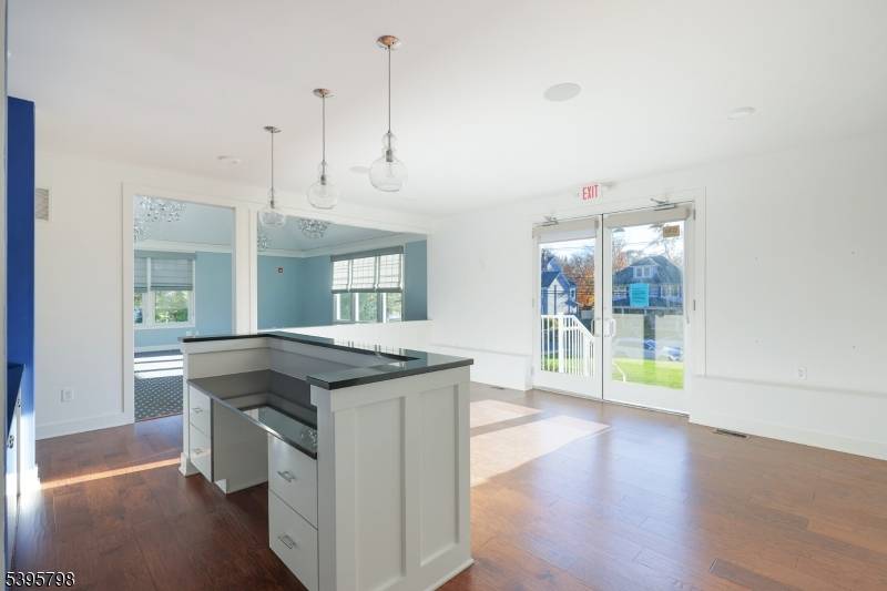 Gorgeous Building in High Visibility Location !