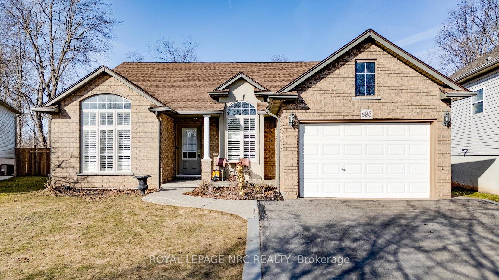 Welcome to 893 Canada Drive, Fort Erie a spacious 5 bedroom, 2 bathroom home that offers everything you need and more !