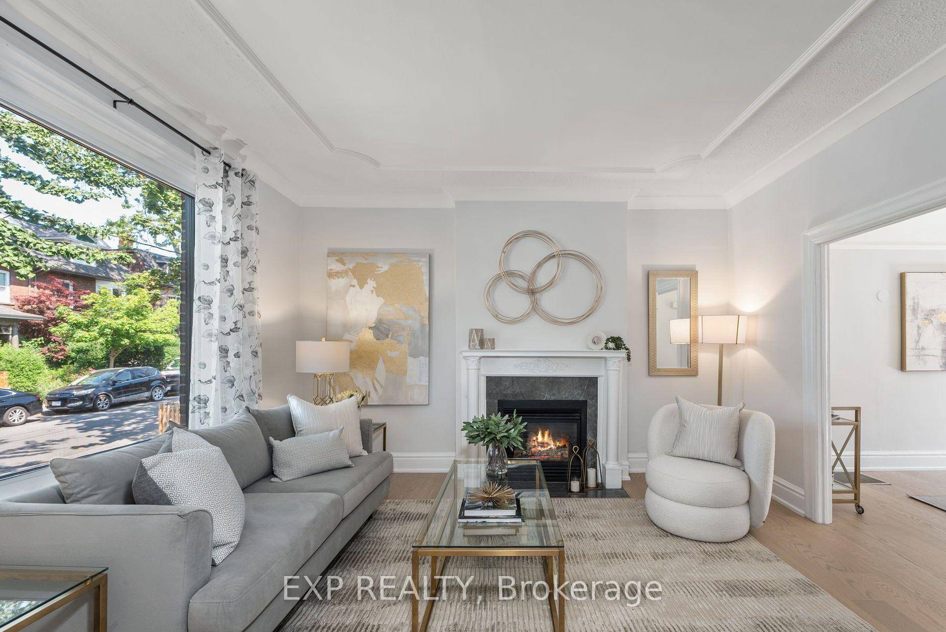 Welcome To 29 Grace Street Recently Renovated Detached Corner Lot Nestled In The Heart Of Trinity Bellwoods, With Over 2900 Sq Ft of Living Space.