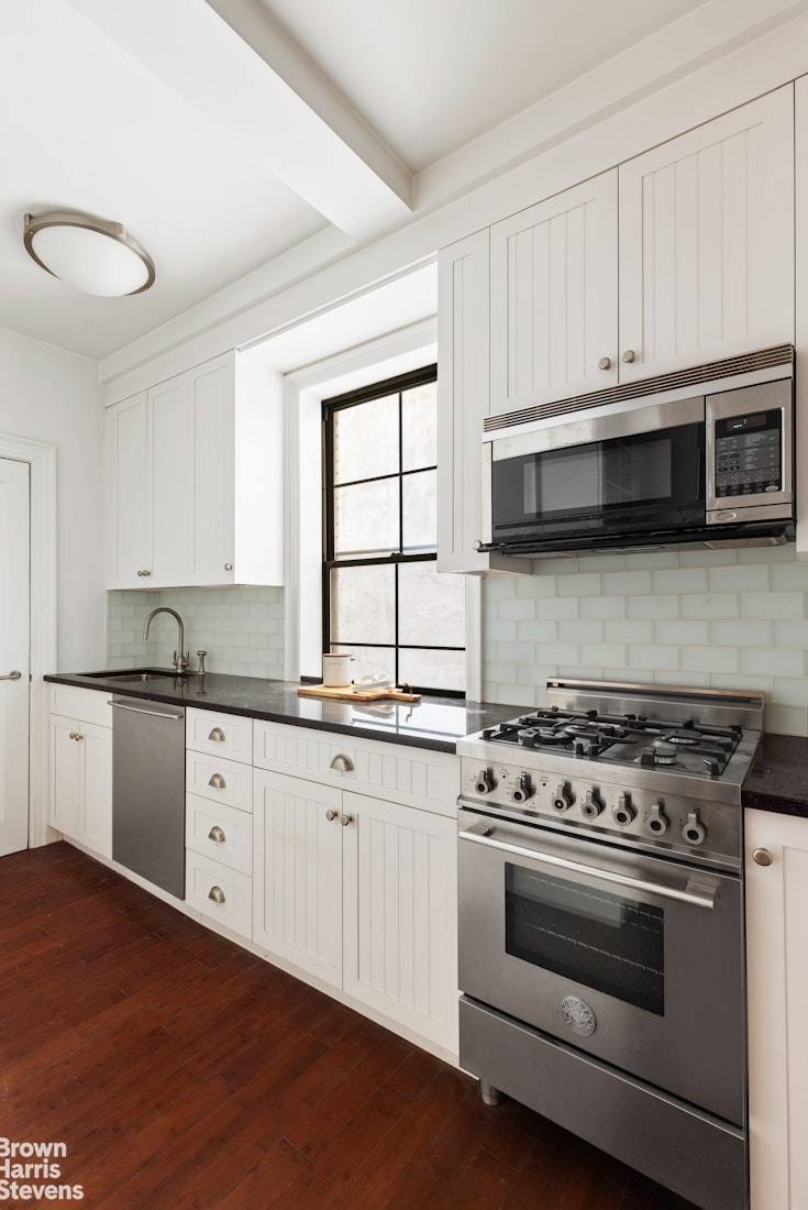 Welcome to this spacious and versatile junior 4, 1 bath co op located on a picturesque, tree lined block in the heart of the Upper West Side.