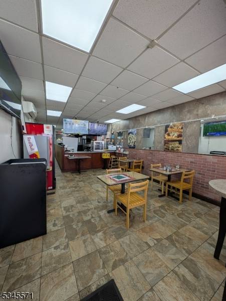 Welcome to Carla Mia Pizzeria, a well established and beloved neighborhood pizzeria in the heart of Clifton, NJ !