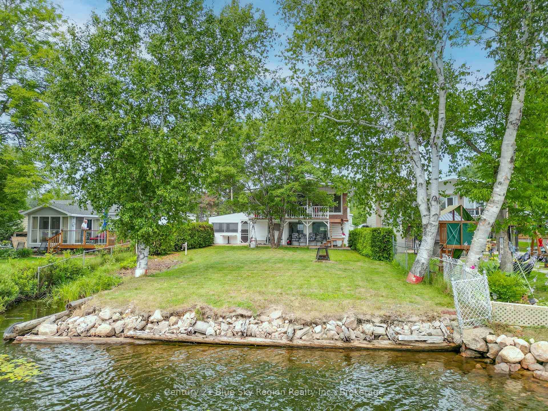 Lakefront Home for Sale on Beautiful Lake Nosbonsing !