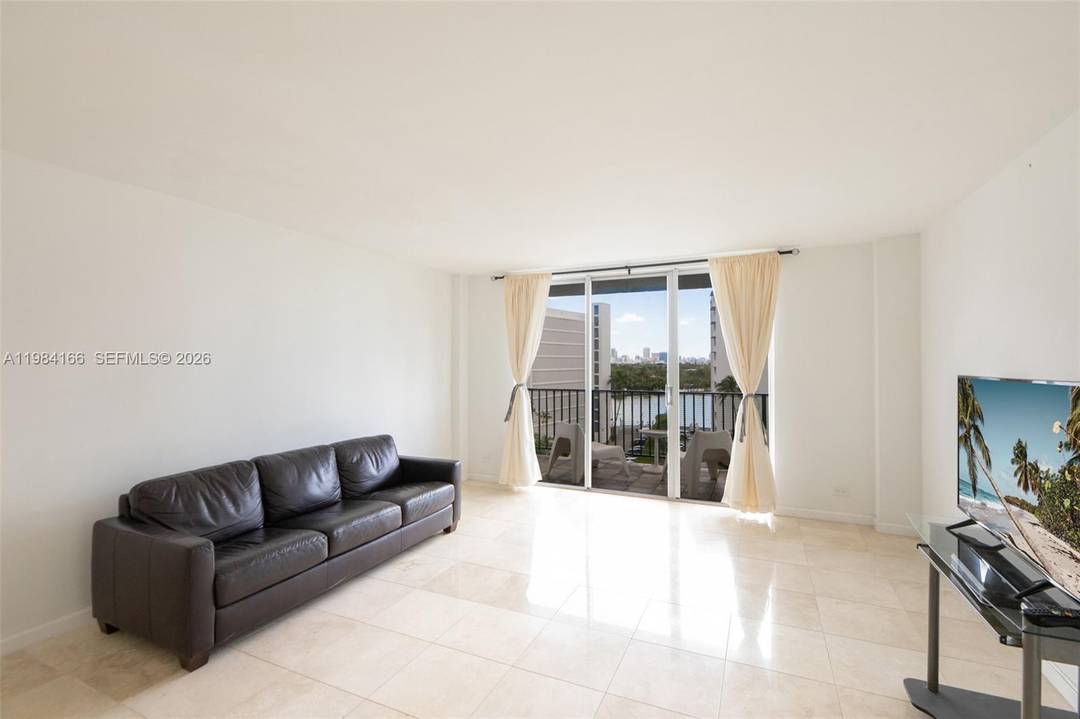 This spacious 1 bedroom, 1.