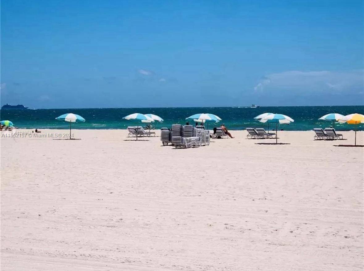 Welcome to your dream beachfront condo in the heart of Miami Beach !