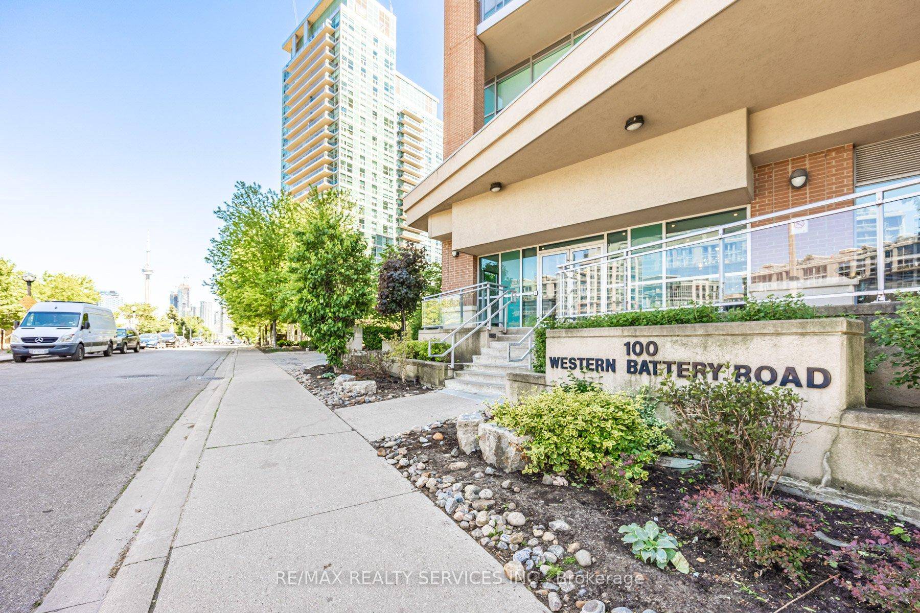 Bright, Bold amp ; Beautiful Corner Condo Suite with Views, Vibes amp ; Value !