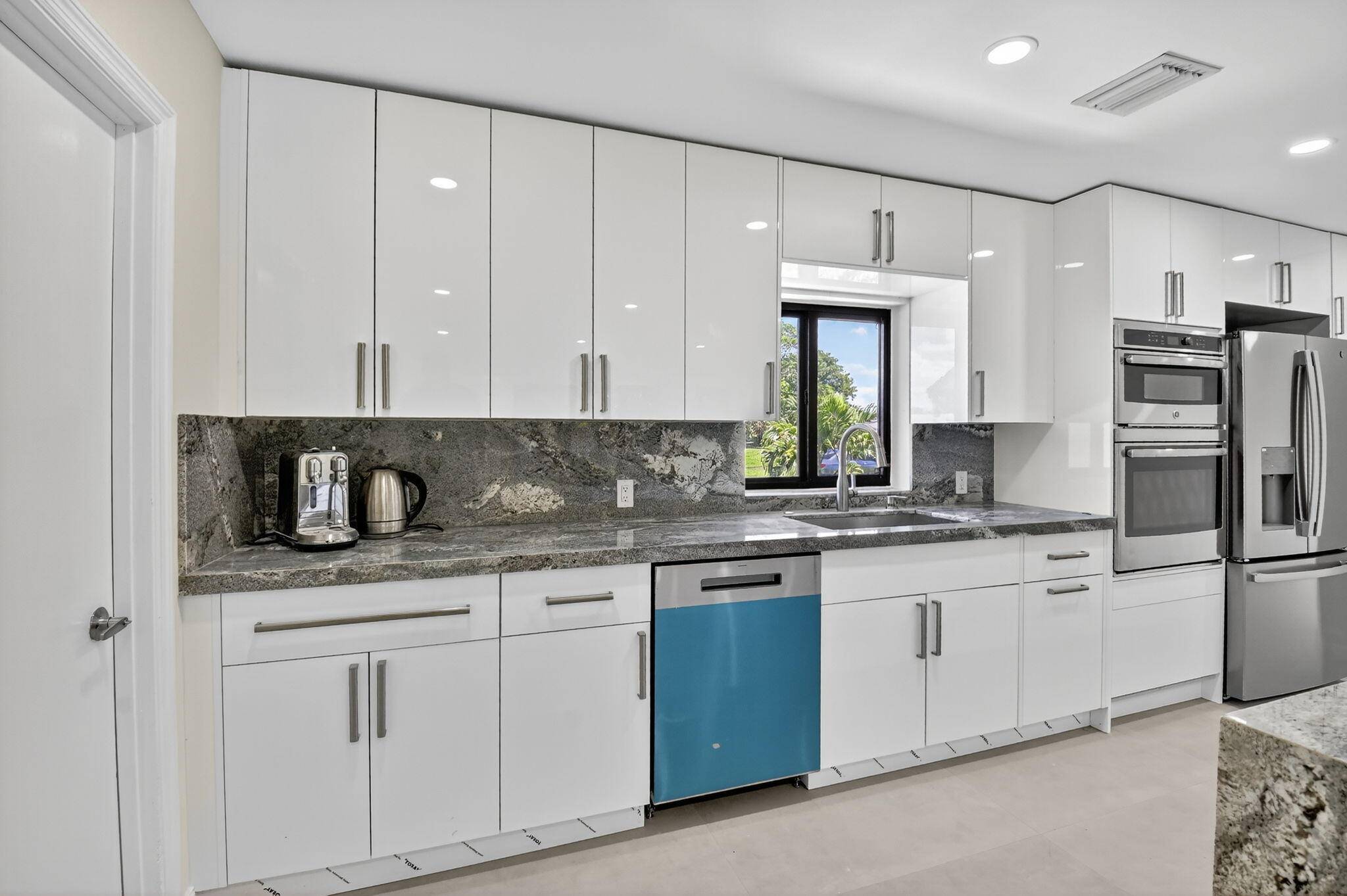 Beautifully NEWLLY Updated 3 Bed, 2 Bath Home with 2 Car GarageStep into worry free living with this move in ready single family home.