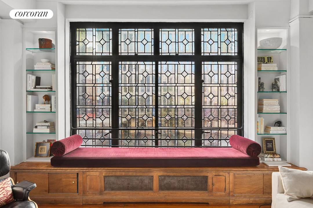 An Iconic Address on One of New York City's Most Historic Blocks 40 West 67th Street, Residence 7D A Rosario Candela building on one of the Upper West Side's most ...