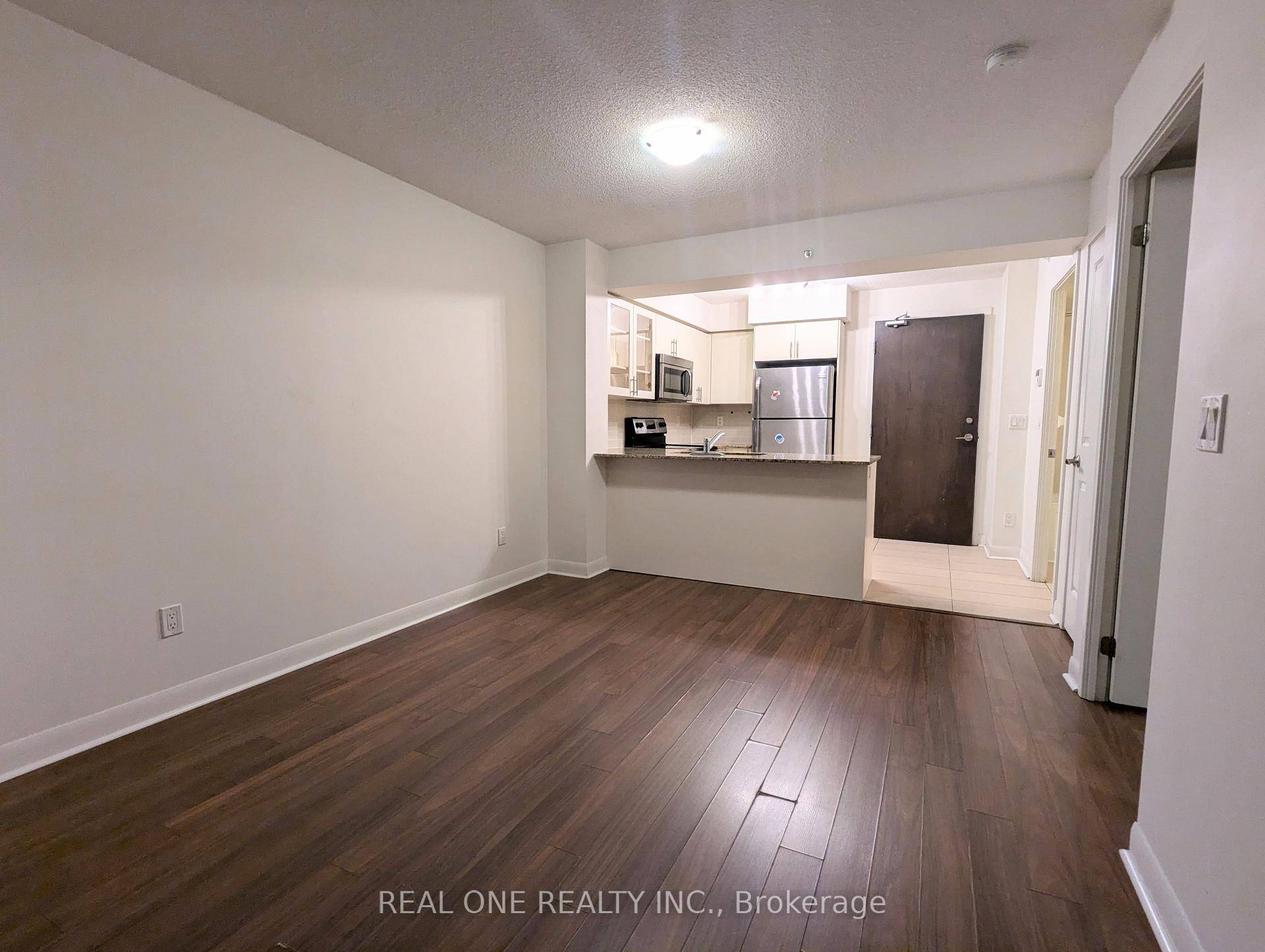 Bright amp ; Luxury 1 Bedroom Condo.