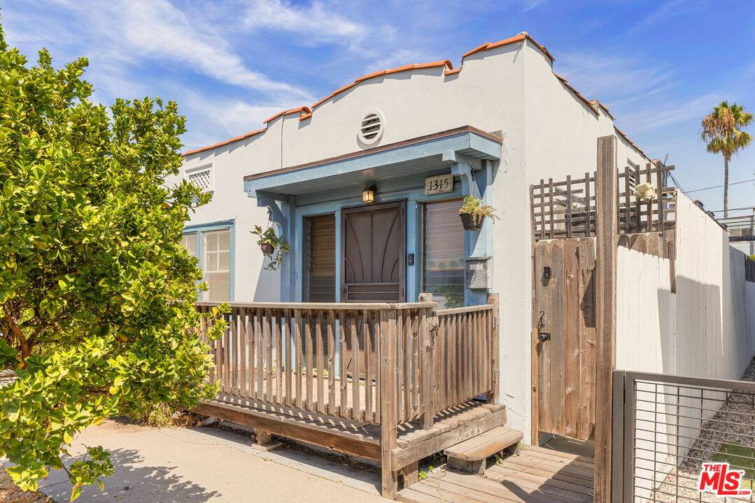 1315 Cabrillo Ave 2BR Marina Del Rey La