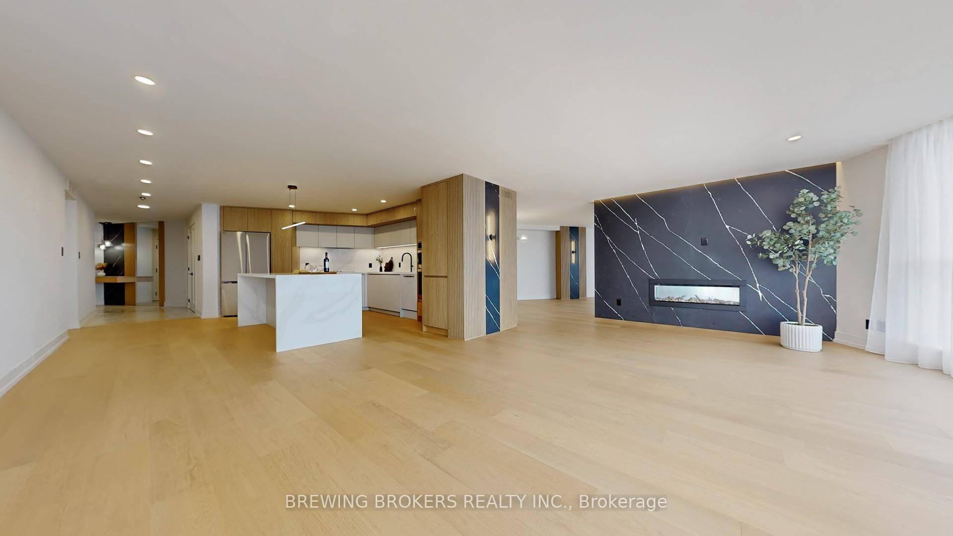 Welcome To Luxury Living At The Classic of Skymark by Tridel With First Class Services In Toronto.