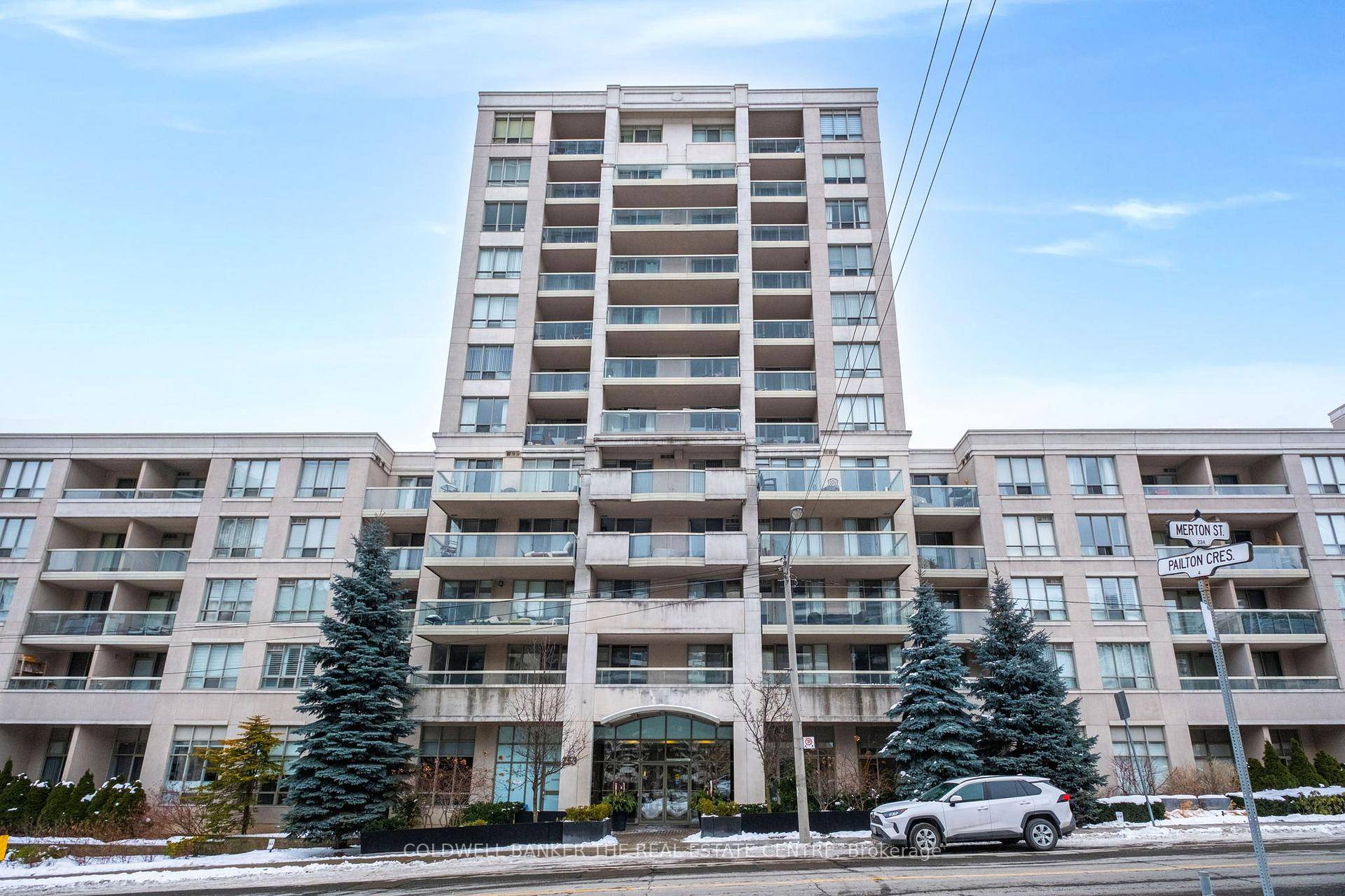 Welcome To This Spacious And Well designed 1 1 Condo on Merton St !