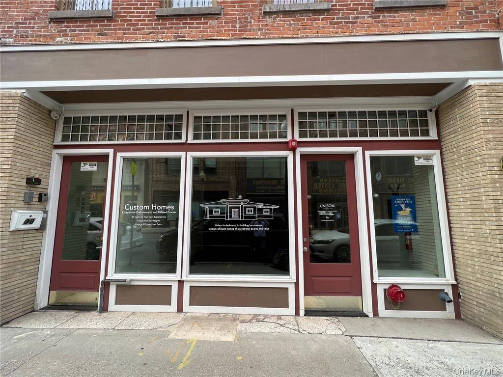 Beautiful storefront located in the heart of the City of Middletown.