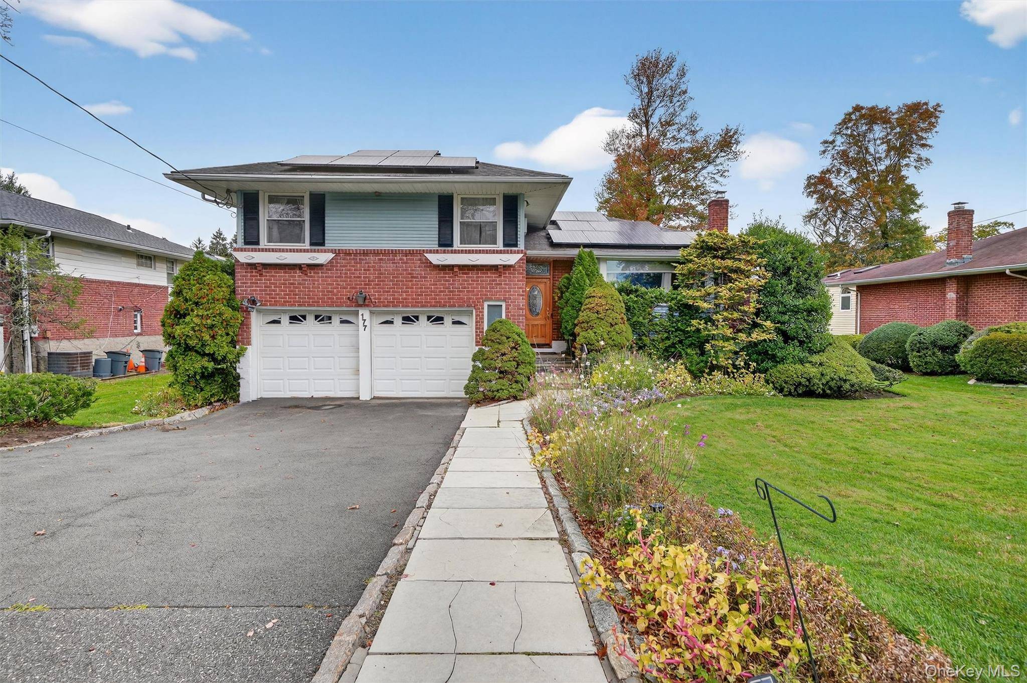 Discover your dream home nestled in the serene Worthington Estates, where charm meets contemporary living perfect for 1st time buyers, growing families amp ; busy commuters.