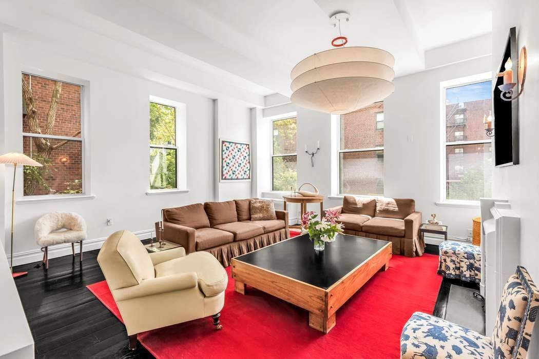 Built in 1913 and once home to the Italian American Newspaper Il Progreso, 155 Perry has thirty two condominium units on eight floors.