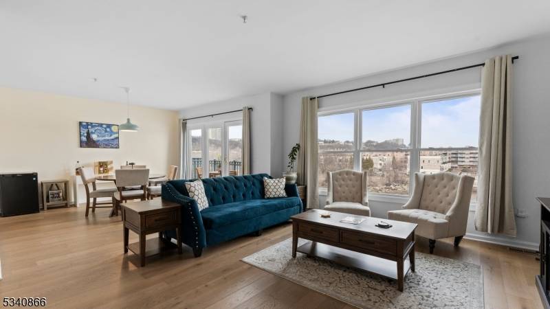 SELLER IS OFFERING A SPECIAL ASSESSMENT BUYER CREDIT !