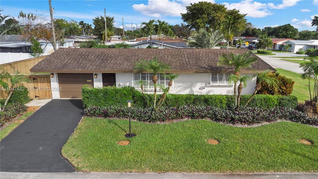 Welcome to this charming, well maintained single family home in the desirable in Boulevard Heights neighborhood of Pembroke Pines.