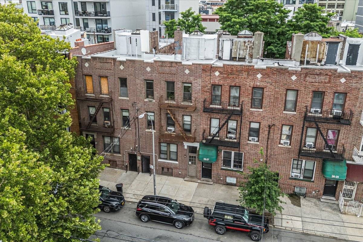 Welcome to this beautifully maintained 6 Family building situated in Long Island City.