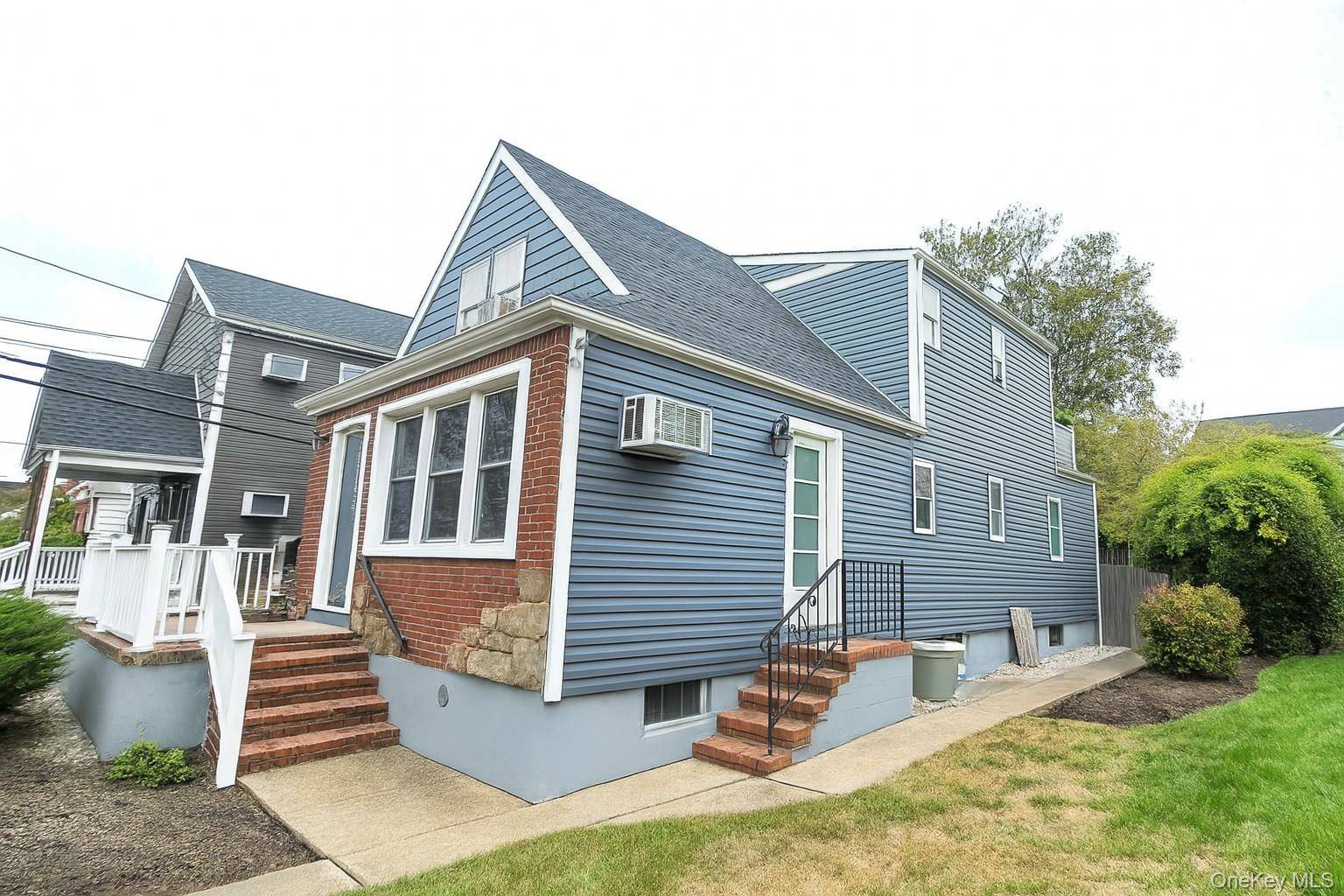 Stunning Legal 2 Family Home in Long Beach !