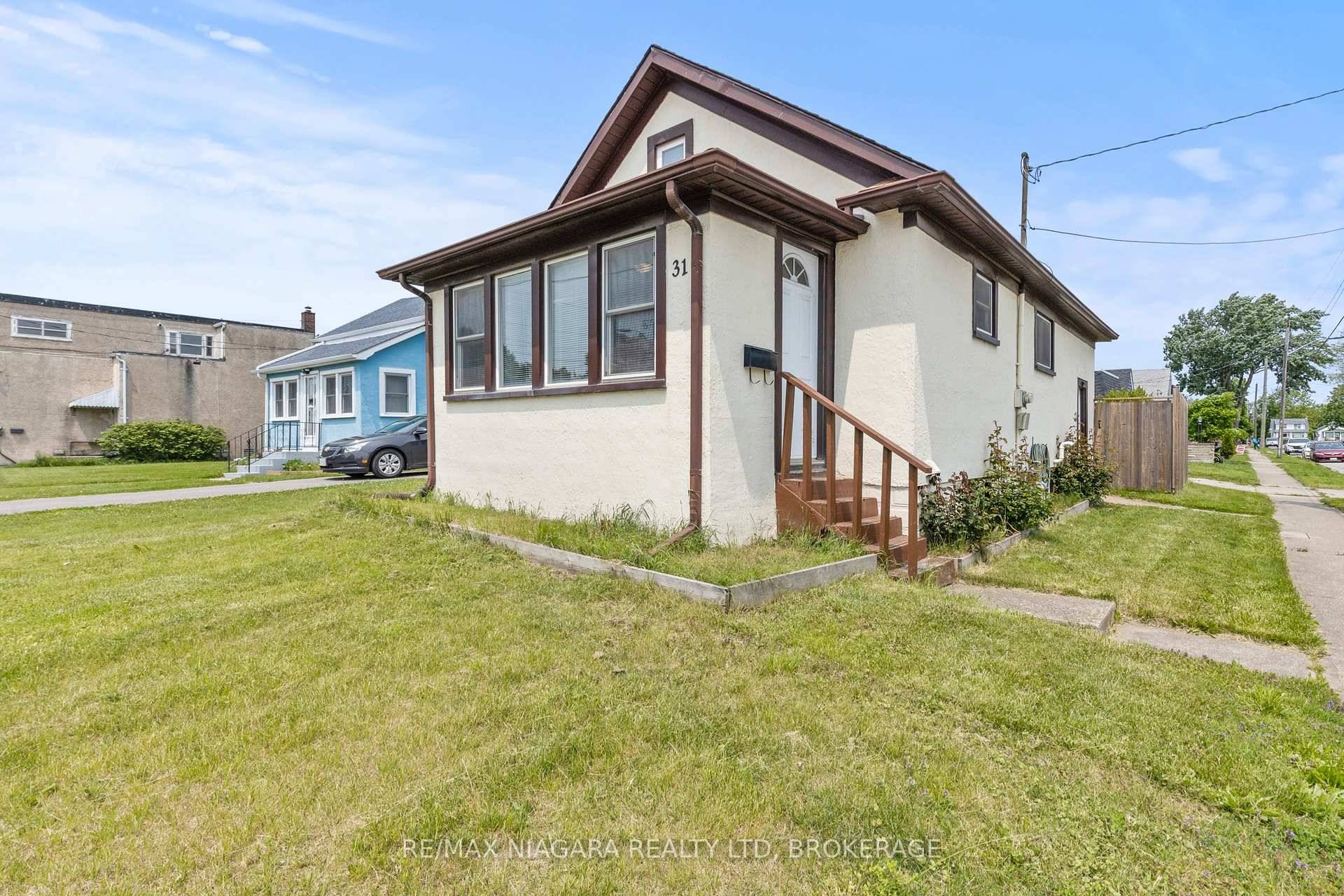 Charming 2 Bedroom Bungalow in Welland.