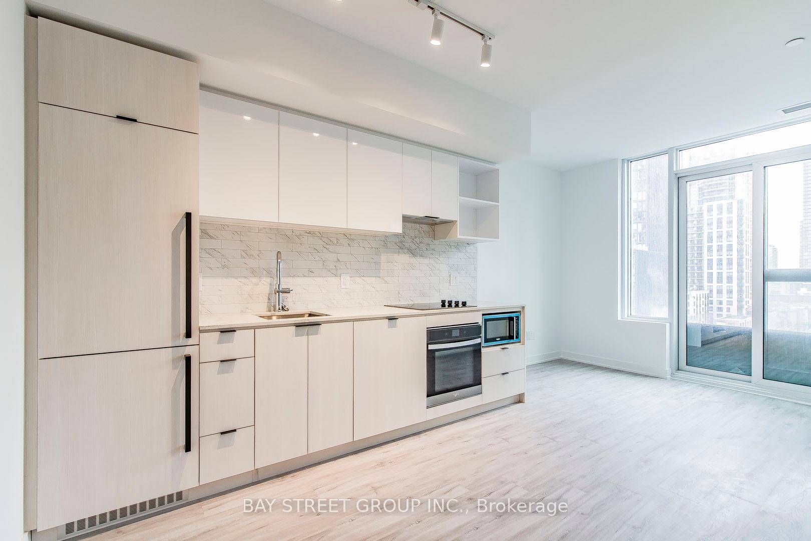 Welcome to this luxurious brand new condo.