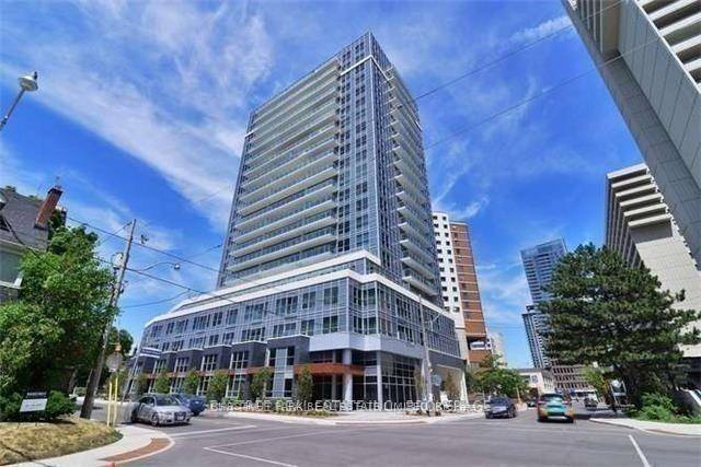 Beautiful 1 Bedroom Condo Steps Away From Yonge amp ; Eglinton.