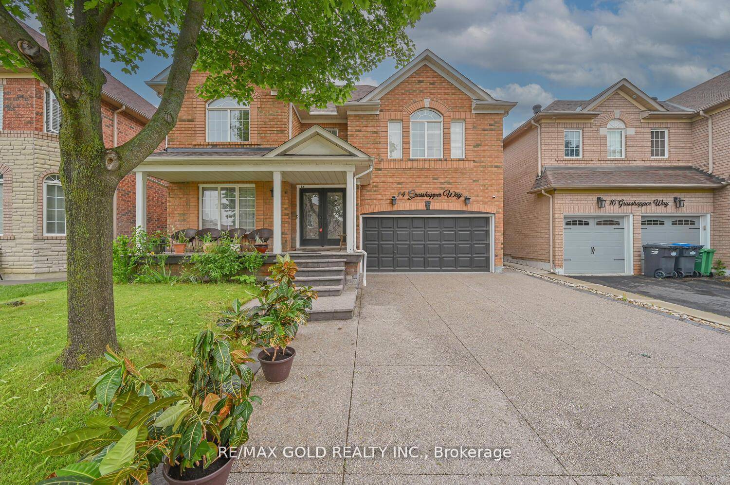 Welcome To This Stunning Ready To Move 4 2 Bedrooms LEGAL BASEMENT With Sep Entrance.