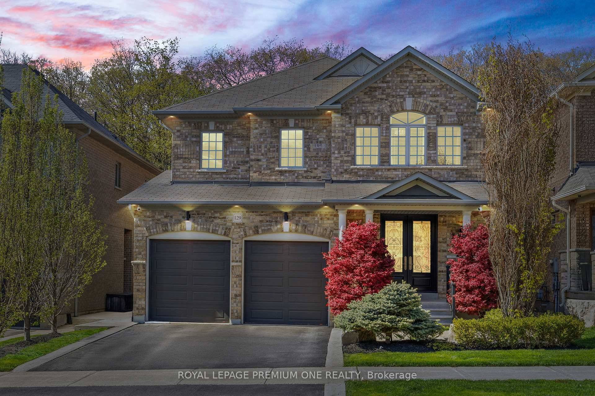 LUXURY RAVINE LOT HOME IN VELLORE VILLAGE, VAUGHAN STEP INTO ELEVATED LIVING IN THIS METICULOUSLY CRAFTED LUXURY RESIDENCE, NESTLED ON A PREMIUM RAVINE LOT IN THE HEART OF VELLORE VILLAGE, ...