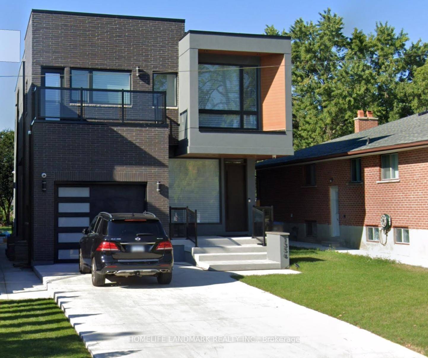 This exquisite custom built detached home offers over 4, 500 sq.