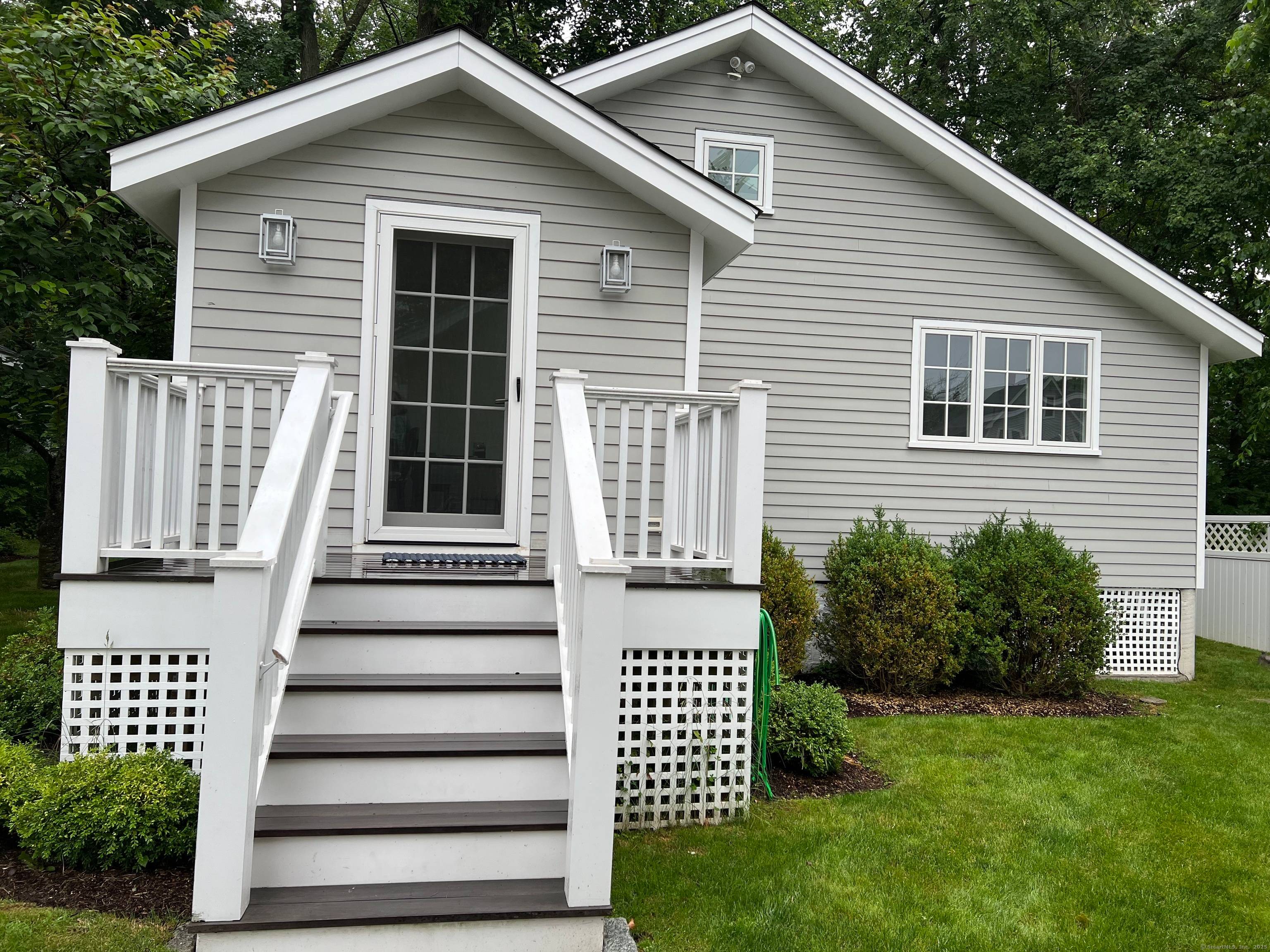 One bedroom cottage tucked away in the heart of Darien !